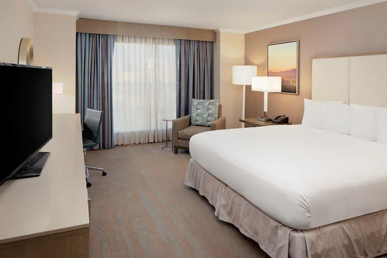 Doubletree By Hilton Irvine Spectrum Buitenkant foto