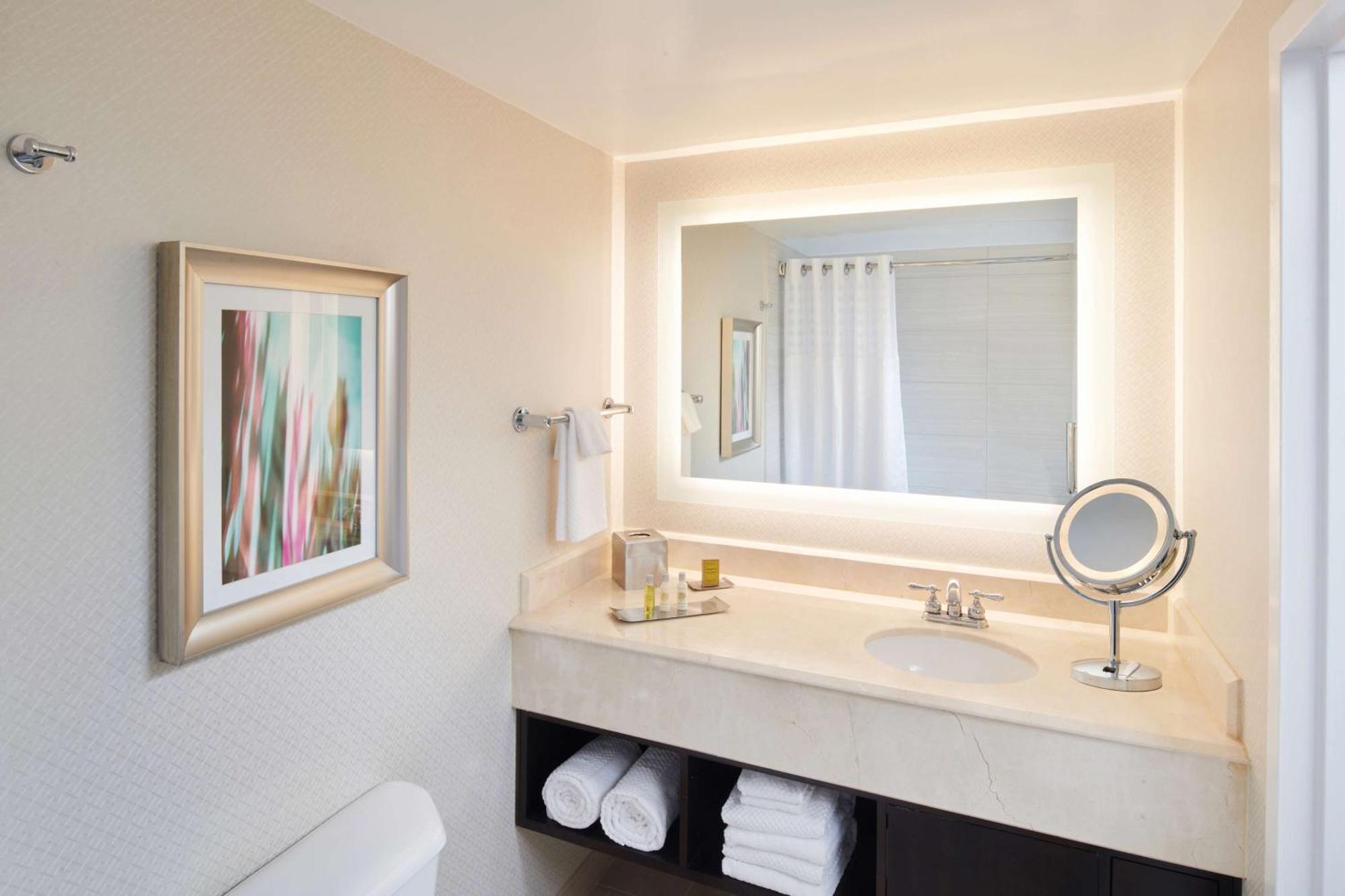Doubletree By Hilton Irvine Spectrum Buitenkant foto