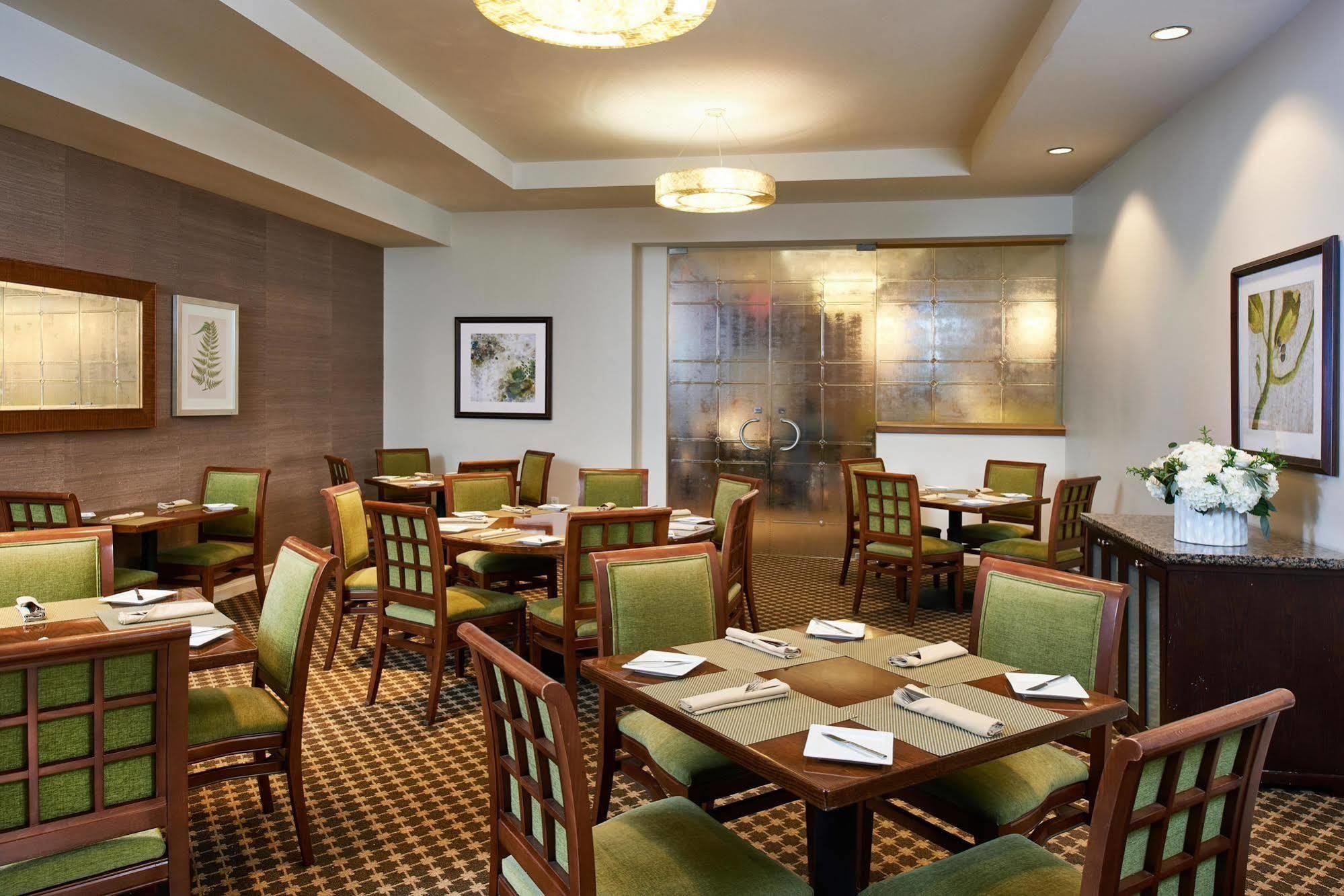 Doubletree By Hilton Irvine Spectrum Buitenkant foto